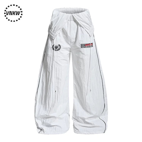American retro white wide leg curved knife paratrooper pants for men and women, loose double waist, contrasting stripes, casual sports pants