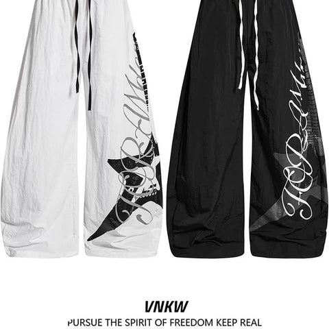 American letter printed pleated quick drying curved knife work pants for men and women in summer, thin, dancing, loose, wide leg paratroopers