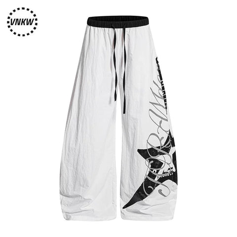 American letter printed pleated quick drying curved knife work pants for men and women in summer, thin, dancing, loose, wide leg paratroopers